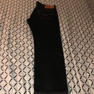 Jean’s Levi’s, size W35 L34, color Black